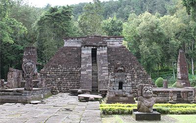 バリ島発 2泊3日ジョグジャカルタ 世界遺産 ソロ秘境遺跡 インドネシア バリ島 現地ツアー