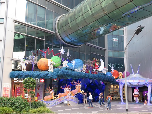 【シンガポール イベント情報 】ショッピングセンター前のクリスマス
