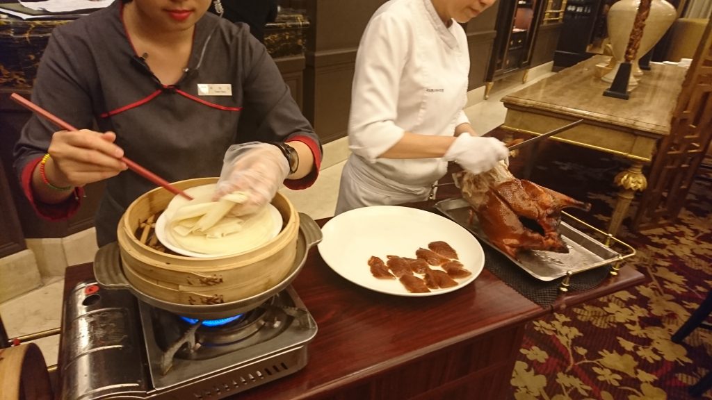 11月2日(木)本日の台北と北京ダック@台北アンバサダーホテル12階・四川料理店
