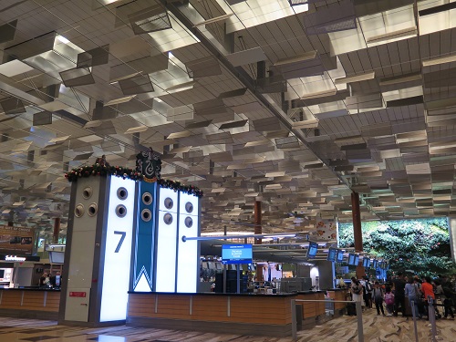 【シンガポール 旅行情報】チャンギ空港もクリスマスムードへ。