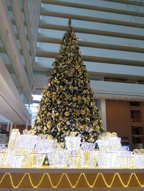 【シンガポール ホテル情報】マリーナベイ・サンズの1階では、こんなクリスマス☆