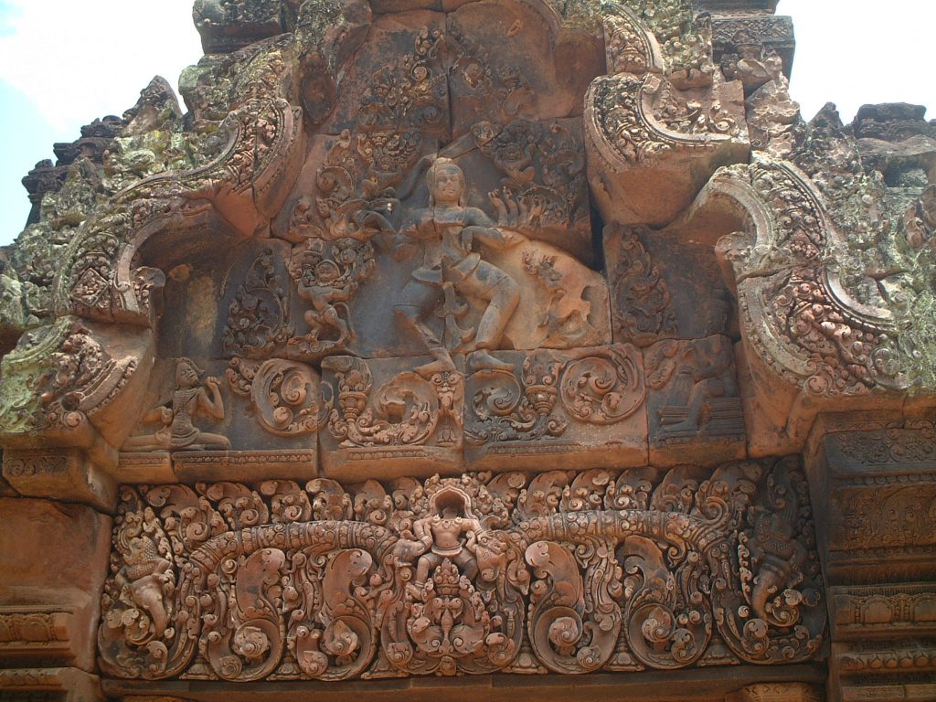 カンボジア 観光情報 バンテイスレイのレリーフ Part ブログ詳細 ウェンディーツアー